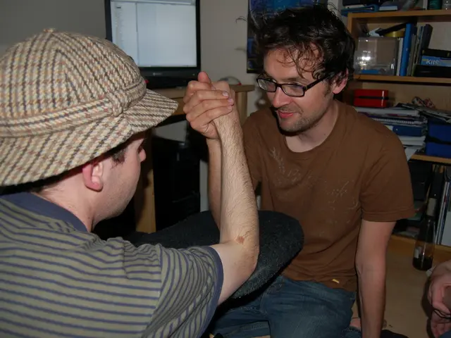 quick fix for relieving shoulder strain in a minute, as suggested by a mobility expert