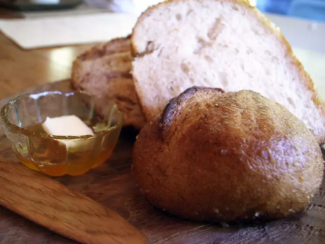 Which is healthier: Butter or margarine? Comparative analysis of nutritional properties