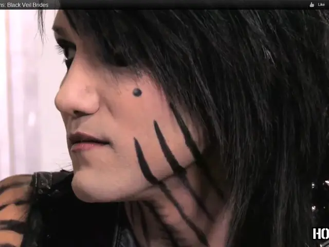 Is it safe to get a tattoo while pregnant, and what potential risks are involved?