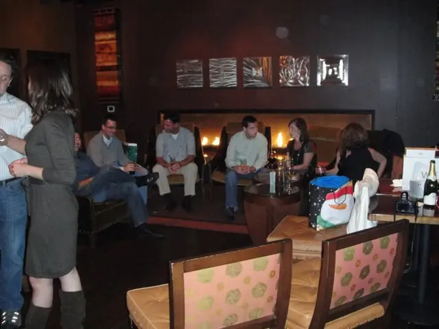 Social Ties and Cerebral Well-being: Knowledge and Methods