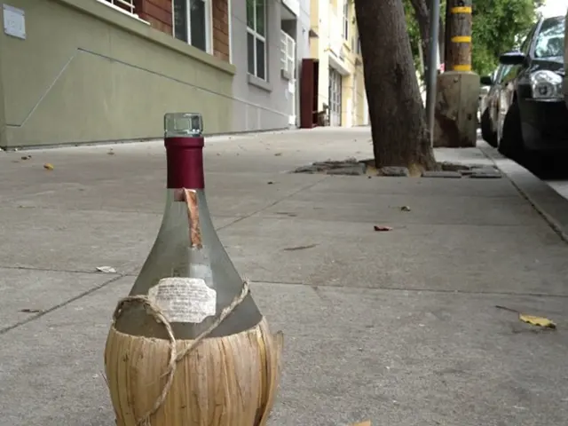 Foundations Best for Oily Skin: Tested by Beauty Experts for a Shine-Free Look Throughout the Day...