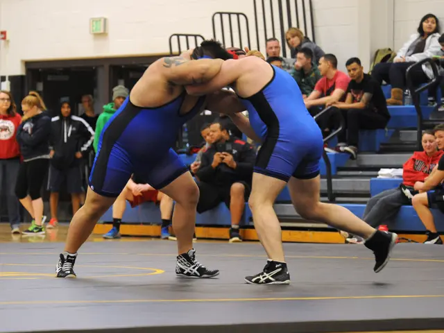 WWE authority figure Charles Robinson discloses a bat bite ordeal leading to a hospital admission:...