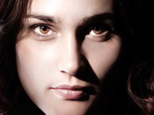 Female Schizophrenia: Frequency, Symptoms, and Further Details