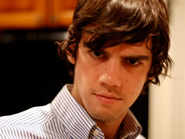 Changes in Attraction Originate from Varied Factors: Role of Attention and Comparison in Deception...